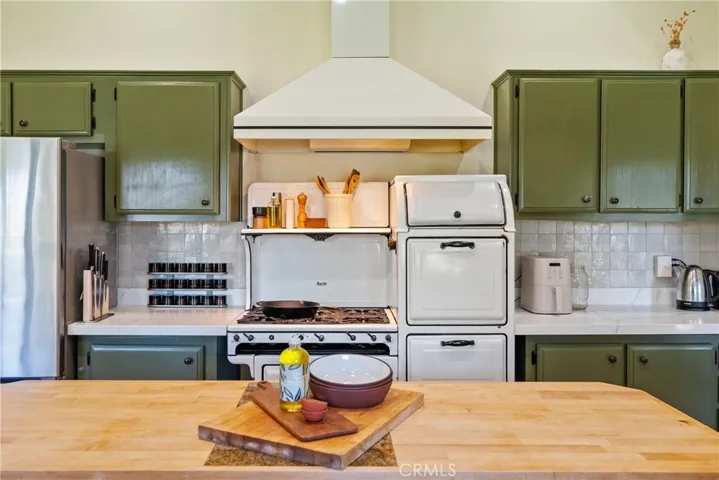 5750 El Pharo, Paso Robles, California 93446
