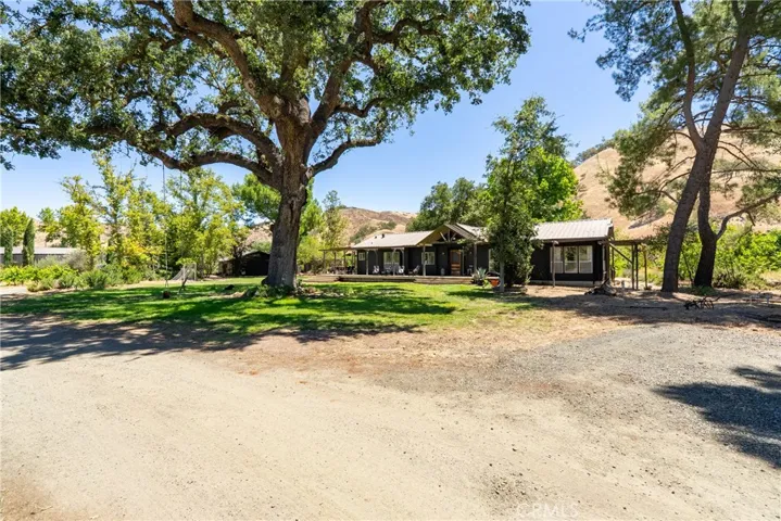 5750 El Pharo, Paso Robles, California 93446