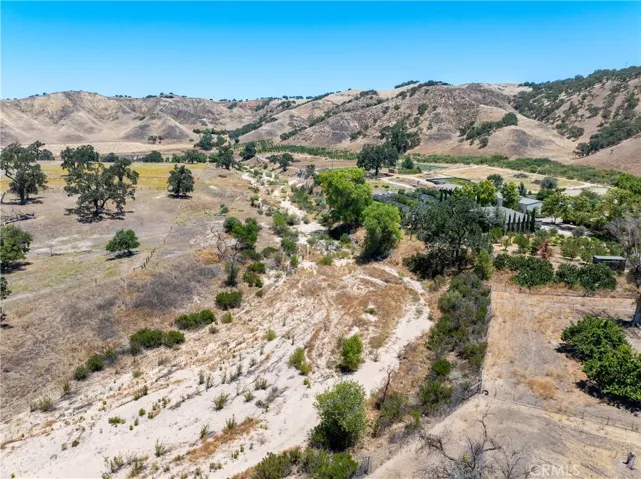 5750 El Pharo, Paso Robles, California 93446