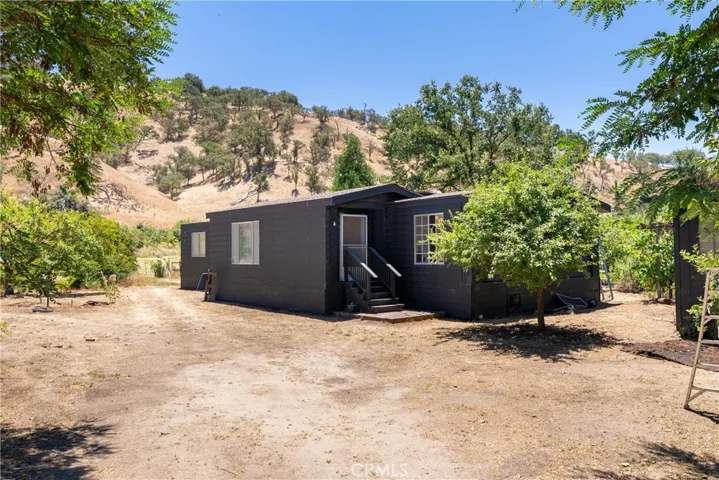 5750 El Pharo, Paso Robles, California 93446