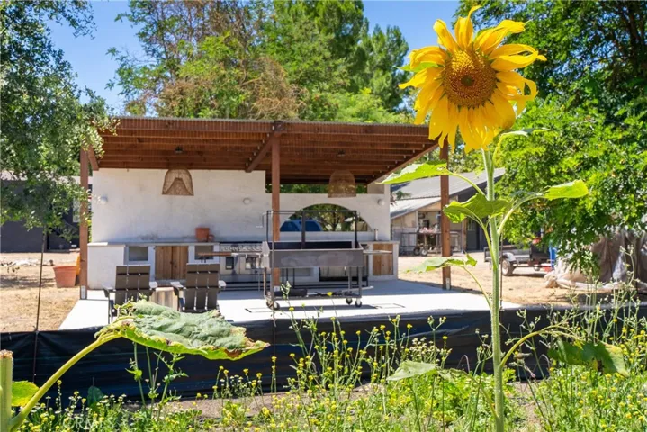 5750 El Pharo, Paso Robles, California 93446