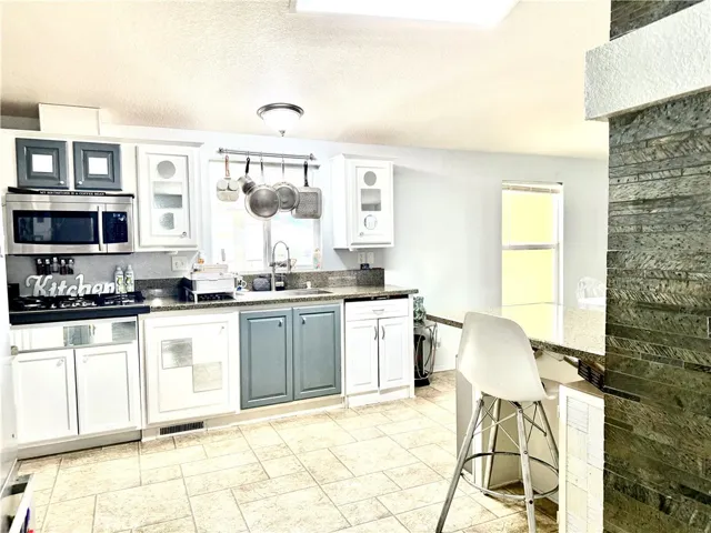 15455 Glenoaks Boulevard 540, Sylmar, California 91342