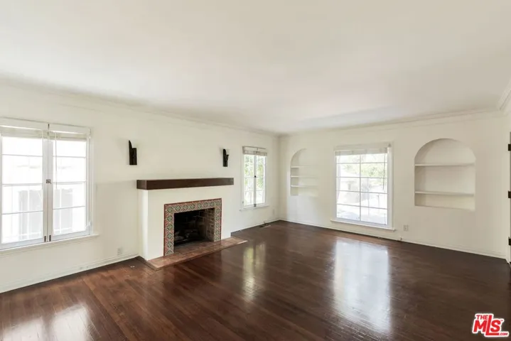 1054 S Stanley Avenue, Los Angeles, California 90019