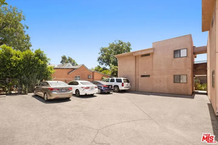 1229 Hollister Street, San Fernando, California 91340