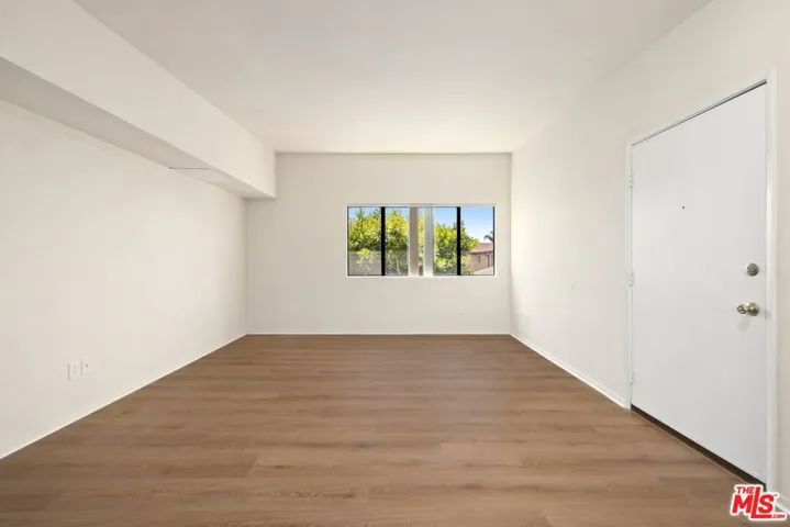1229 Hollister Street, San Fernando, California 91340