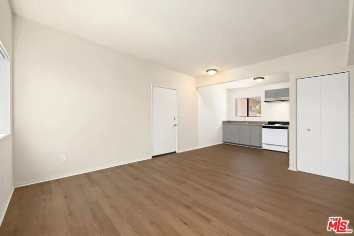 1229 Hollister Street, San Fernando, California 91340