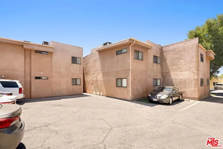 1229 Hollister Street, San Fernando, California 91340