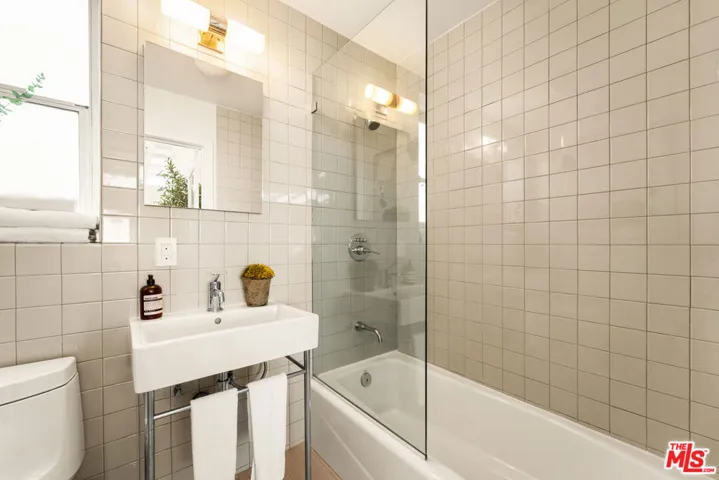 630 Rose Avenue 5, Venice, California 90291