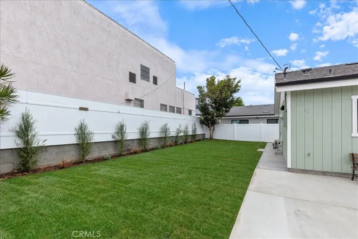 Backyard for 3 bed unit