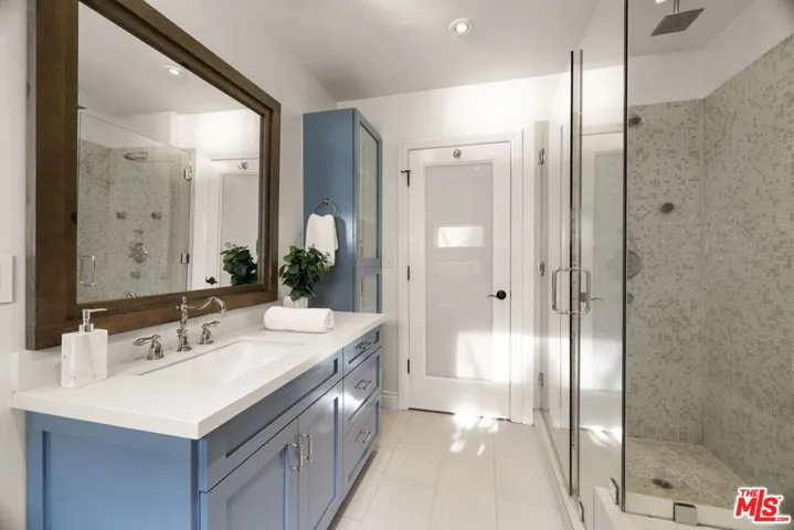 7416 Rosewood Avenue, Los Angeles, California 90036