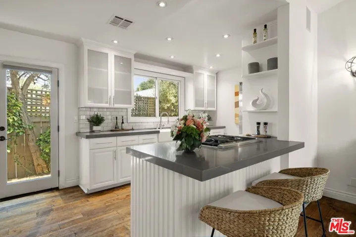 7416 Rosewood Avenue, Los Angeles, California 90036