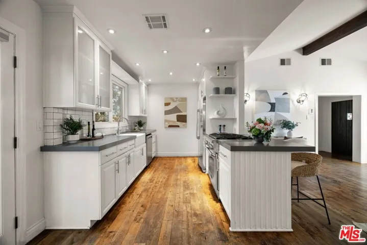 7416 Rosewood Avenue, Los Angeles, California 90036