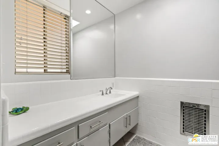290 S San Jacinto Drive 3, Palm Springs, California 92262