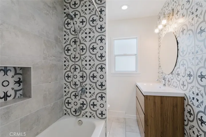 10423 Mcclemont Avenue, Tujunga, California 91042