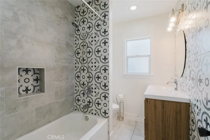 10423 Mcclemont Avenue, Tujunga, California 91042