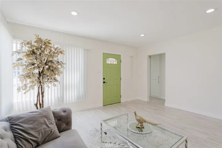 10423 Mcclemont Avenue, Tujunga, California 91042