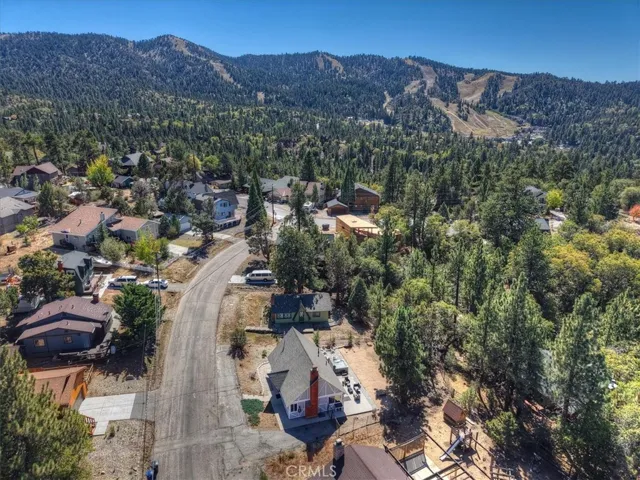 642 Villa Grove, Big Bear, California 92314