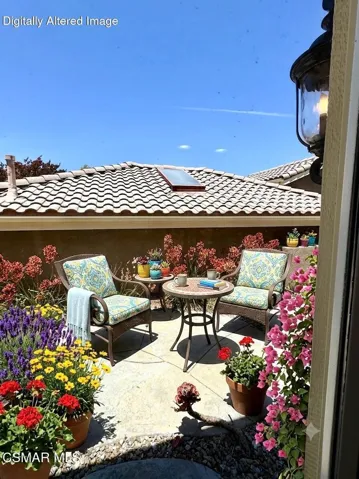 Courtyard - Virtually Staged