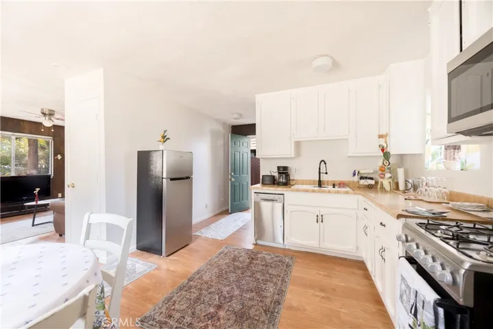 133 Holmes Lane, Sugarloaf, California 92386