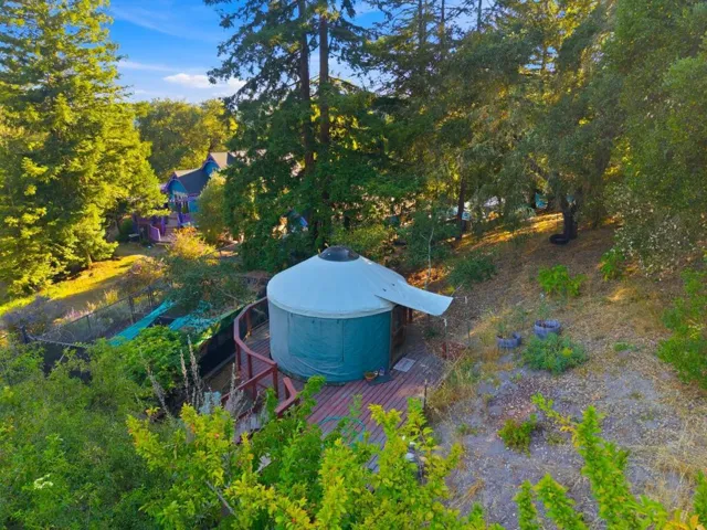 Guest yurt