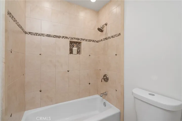 1048 Royal Oaks H, Monrovia, California 91016