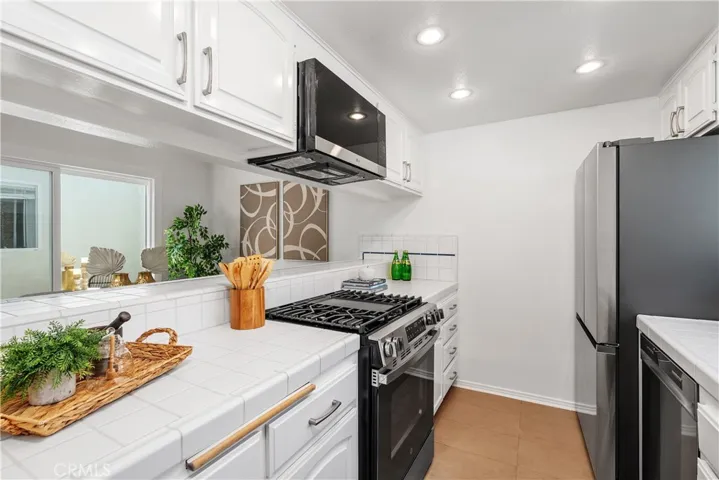 1048 Royal Oaks H, Monrovia, California 91016