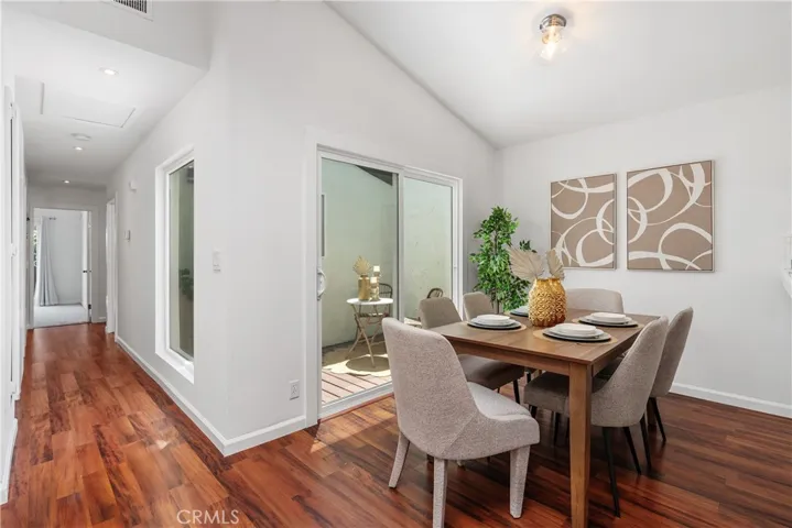 Dining room w/sliding doors to Atrium