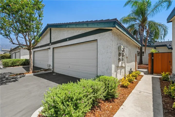 1048 Royal Oaks H, Monrovia, California 91016