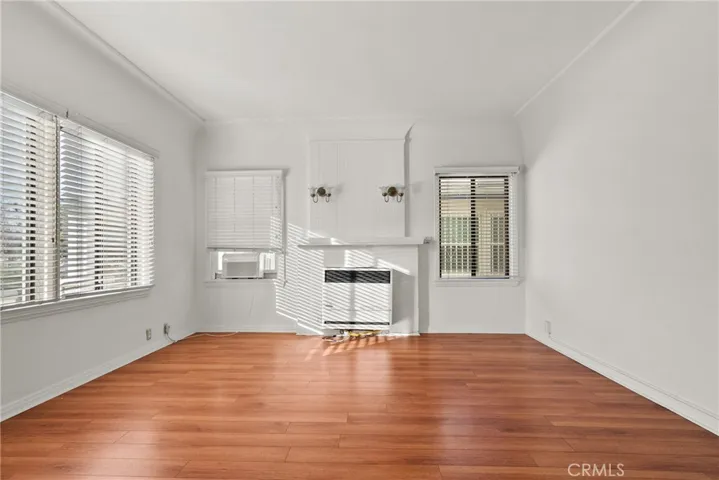 1322 Van Ness Street, Los Angeles, California 90019