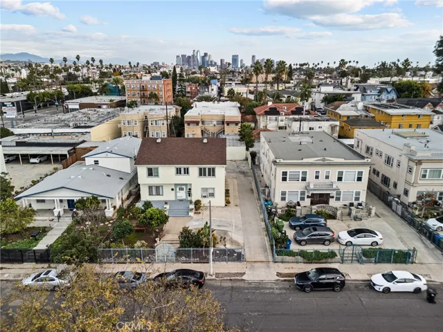 1322 Van Ness Street, Los Angeles, California 90019