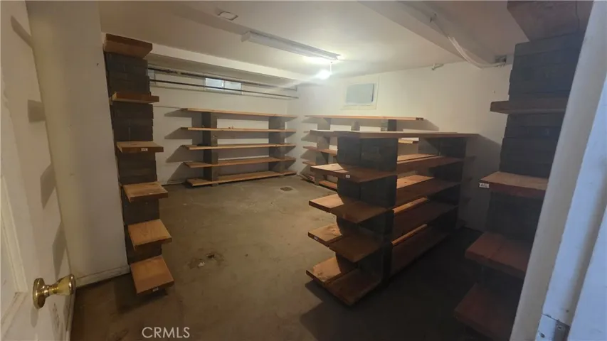 1322 Van Ness Street, Los Angeles, California 90019