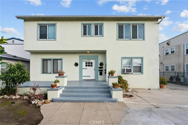 1322 Van Ness Street, Los Angeles, California 90019