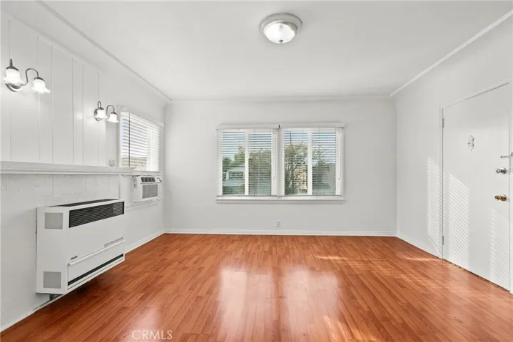 1322 Van Ness Street, Los Angeles, California 90019