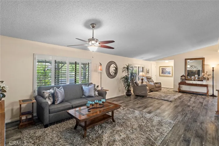38124 Calle Amigable, Murrieta, California 92563