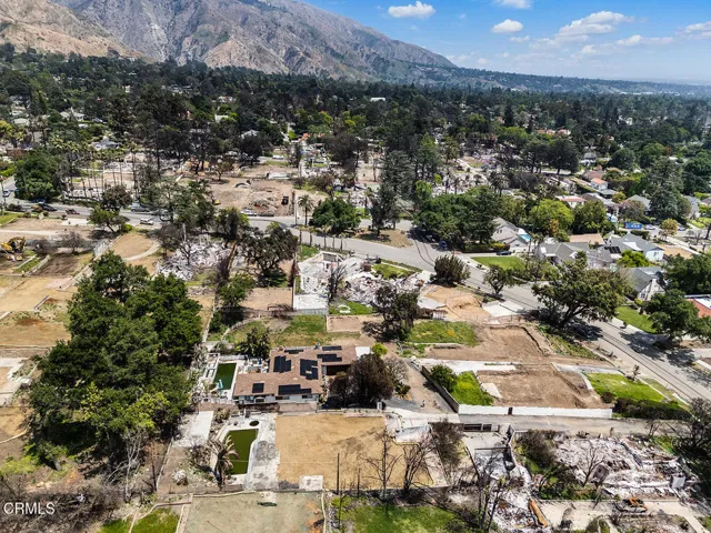 1137 E Mariposa St 013-mls
