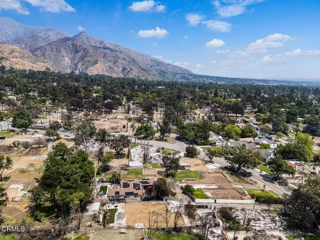 1137 E Mariposa St 015-mls