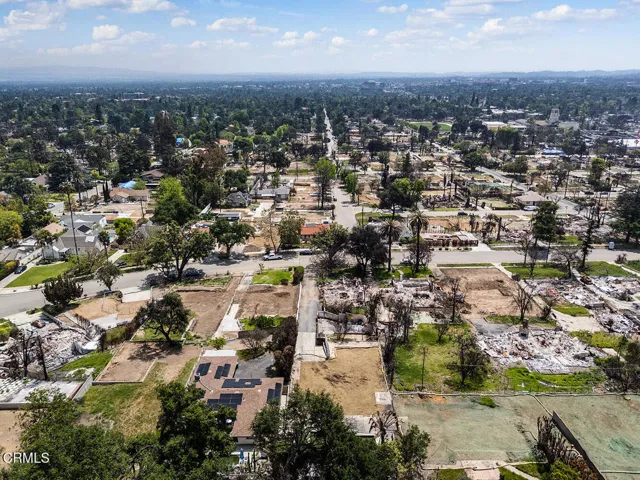 1137 E Mariposa St 009-mls