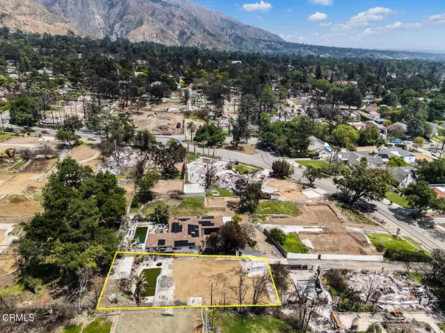 1137 E Mariposa St 014-mls
