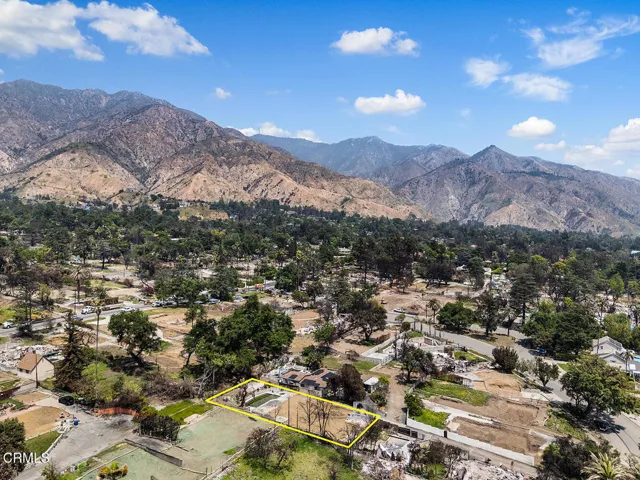 1137 E Mariposa St 018-mls