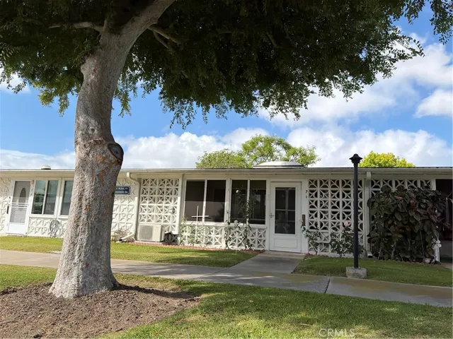 13920 Thunderbird Drive 7-i, Seal Beach, California 90740