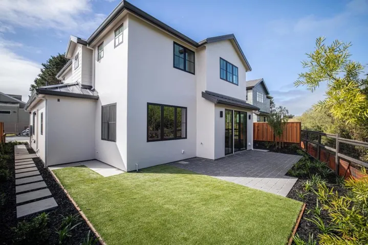 535 Creeksdie Court, Half Moon Bay, California 94019