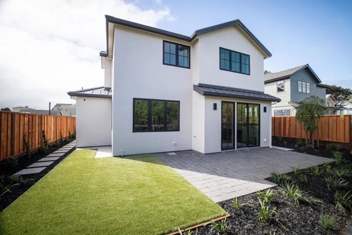 535 Creeksdie Court, Half Moon Bay, California 94019