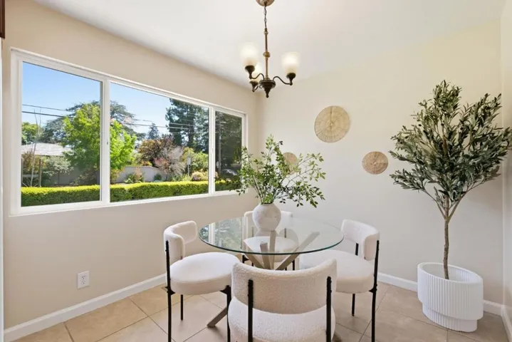 315 W Portola Avenue, Los Altos, California 94022