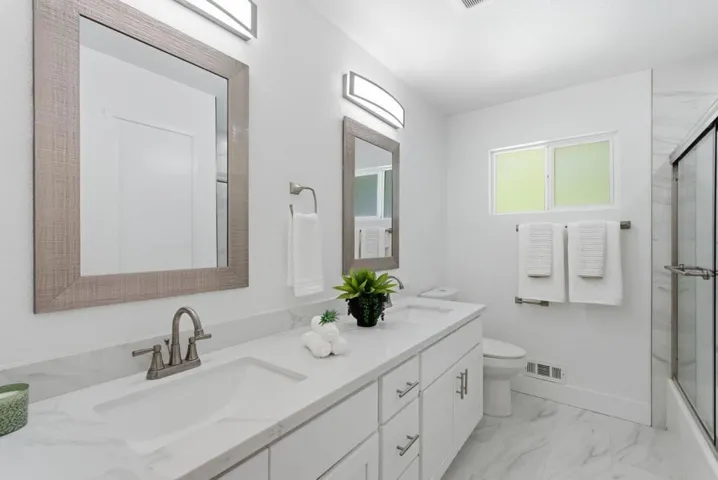 315 W Portola Avenue, Los Altos, California 94022