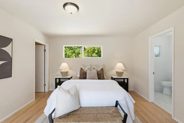 315 W Portola Avenue, Los Altos, California 94022