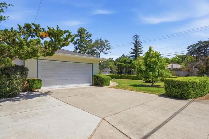 315 W Portola Avenue, Los Altos, California 94022