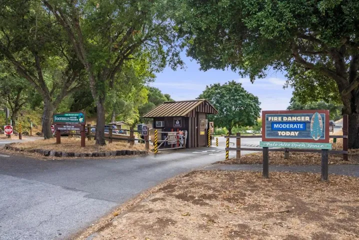 315 W Portola Avenue, Los Altos, California 94022