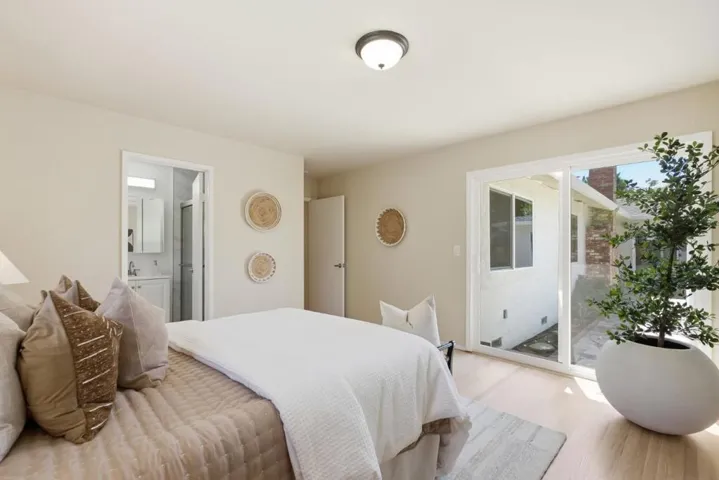 315 W Portola Avenue, Los Altos, California 94022