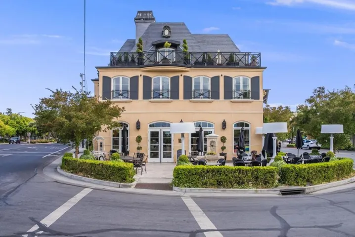 315 W Portola Avenue, Los Altos, California 94022