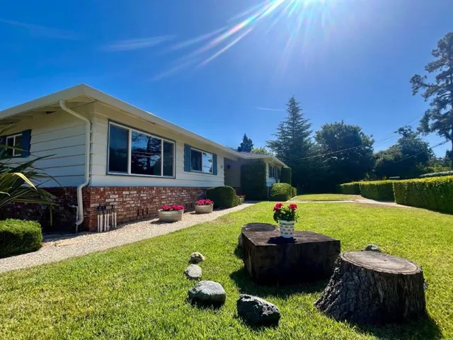 315 W Portola Avenue, Los Altos, California 94022